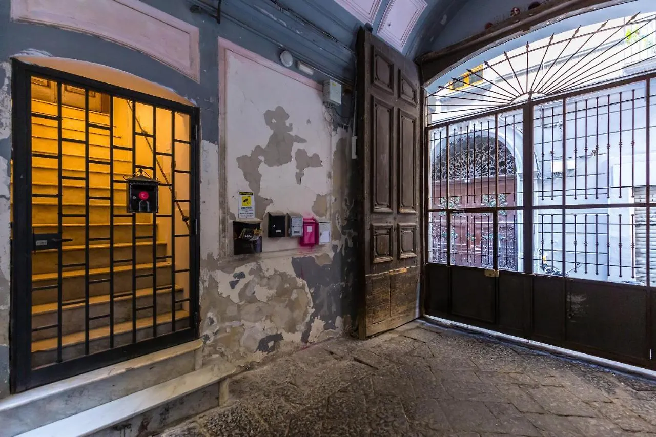 Santa Sofia'S Flat At The Historical Center By Wonderful Italy Apartment Naples